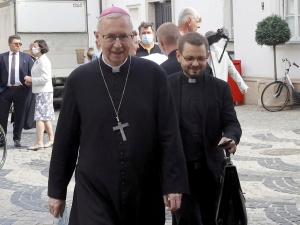 Episkopat: Winniśmy okazać gościnność, z zachowaniem prawa, gwarantującego bezpieczeństwo 