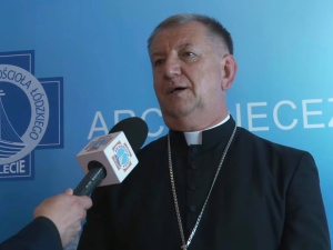 Abp Guzdek o słowach Frasyniuka: Nie! – dla słów pełnych pogardy i nienawiści