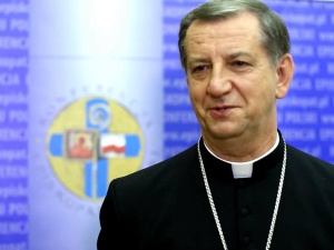 Abp Guzdek: „Czy goście mają prawo włamywać się do naszego ojczystego domu?”