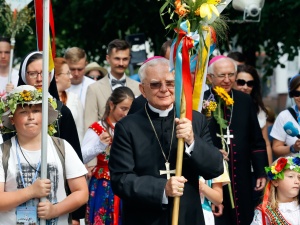 Abp Jędraszewski do pielgrzymów: Naszym wielkim apostolskim zadaniem jest dzielić się radością wiary