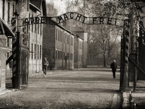 Z piekła do piekła. Powojenne losy więźniów Auschwitz