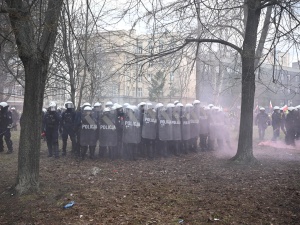 Policja zatrzymała młodego rolnika ze zdiagnozowanym tętniakiem. Rodzina wciąż nie wie, gdzie go zabrano