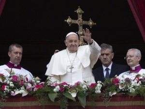 Regina Caeli. Papież: Radość zmartwychwstania nie jest czymś odległym