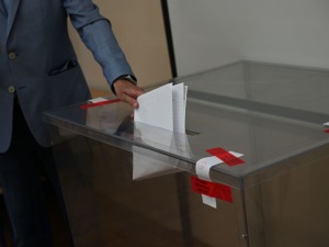 Pierwszy incydent podczas wyborów do PE: Policjanci sporządzili dokumentację