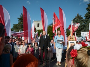 Warszawa: Pod Sejmem wielka manifestacja w obronie ks. Michała Olszewskiego