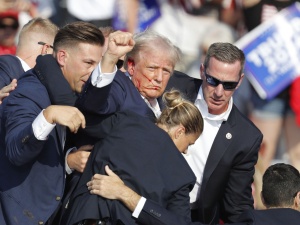 Trump walczy. Biden liczy na litość