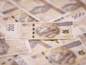 Esbecki skok na kasę: do portfeli byłych funkcjonariuszy trafiło ponad 1,46 mld złotych