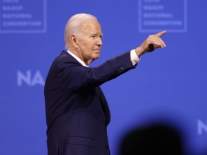 Joe Biden zrezygnuje z kandydowania? Szefowa kampanii dementuje