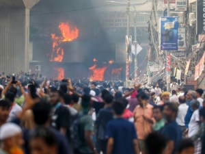 Krwawe protesty w Bangladeszu: 105 osób zginęło podczas starć protestujących z policją 