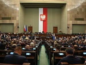 Mocny wzrost Konfederacji. Jest sondaż