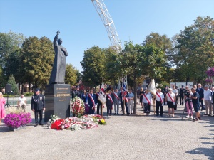 Spotykamy się u księdza Jerzego na podwórku. Uczczono 77. rocznicę urodzin bł. ks. Popiełuszki