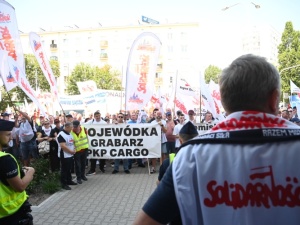 „Nie zostawimy Was”. Solidarność ogłasza ogólnopolski protest w obronie pracowników PKP Cargo