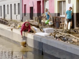 Z Czech informacje szły dwa tygodnie wcześniej. Mieszkańcy zalanych terenów wściekli