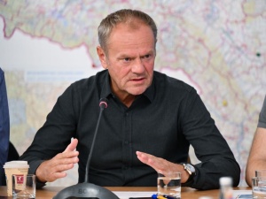 Tusk twierdzi, że liczba ofiar powodzi i osób poszukiwanych jest niewielka