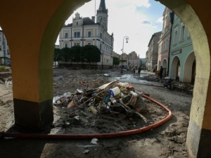 Powódź. Handlowcy z Lądka-Zdroju właśnie się dowiedzieli, że dla nich pieniędzy nie ma