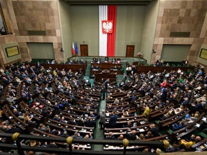 Nowe świadczenie w wysokości ponad 2,5 tys. złotych. Sejm podjął decyzję