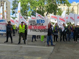 Solidarność swoich ludzi nie zostawia. Pracownicy Beko protestowali przed Ambasadą Turcji w Warszawie