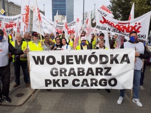 Ekspert od zwalniania. Rafał Woś odpowiada prezesowi PKP Cargo