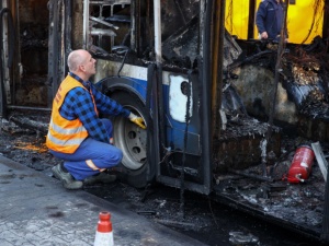 Pożar autobusu hybrydowego w Krakowie. Strażacy walczyli z ogniem blisko trzy godziny