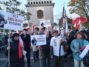 Głodujący Jan Karandziej i Stanisław Oroń łączyli się duchowo z uczestnikami obchodów 40. rocznicy zamordowania bł. ks. Jerzego