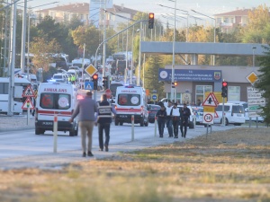 Atak terrorystyczny w Ankarze. Słychać wybuchy i strzały