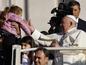 Franciszek: bierzmowanie nie może być „ostatnim namaszczeniem”