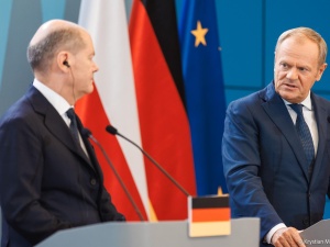 Der Spiegel: Tusk jest rozczarowany i stracił nadzieję, że Scholz mu pomoże