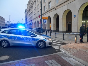 Mężczyzna wszedł na pomnik smoleński. Nowe informacje