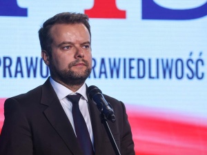 PKW odrzuciło sprawozdanie finansowe PiS. Bochenek: To element przygotowania do oszustwa w wyborach