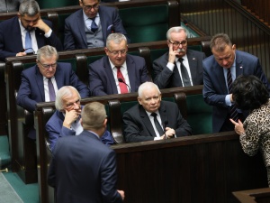 Sprawozdanie PiS odrzucone. Mocne słowa Kaczyńskiego