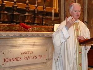 Bp Paul Desmond Tighe: Jan Paweł II w sile i w słabości szedł za Jezusem