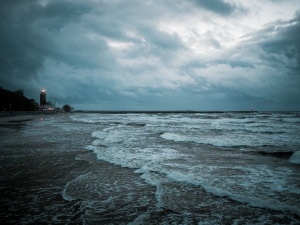 Wzdłuż polskiego wybrzeża dryfuje statek widmo