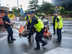 Tusk wściekł się na blokowanie dróg przez Ostatnie Pokolenie. Wezwałem dziś służby