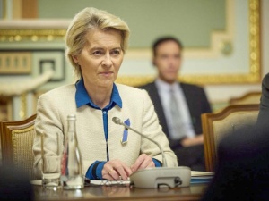 UE wykorzysta chaos we Francji, by przeforsować kontrowersyjną umowę? Von der Leyen jest już w Urugwaju