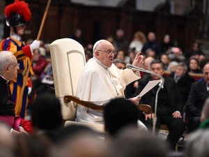 Franciszek w Kurii Rzymskiej prosi o dobre mówienie o innych i komentuje niewpuszczenie kard. Pizzaballi do Gazy