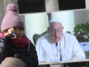 Papież chory. Modlitwa wyświetlana na telebimach: żadne dziecko nie jest pomyłką