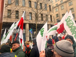 Rozpoczął się protest rolników pod siedzibą przedstawicielstwa Komisji Europejskiej