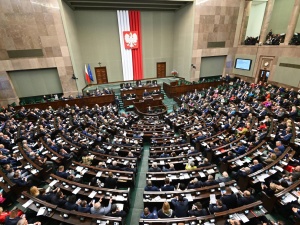 Nowy sondaż. PiS ze znaczną przewagą