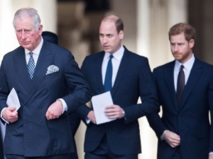 Trzęsienie ziemi w Pałacu Buckingham. Książę Harry rezygnuje