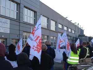 Pikieta związkowców z Adler Polska. Negocjacje płacowe i widmo zwolnień