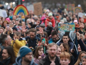 Marcin Bąk: Czy wyciągną progresywnej lewicy wtyczkę z kontaktu?