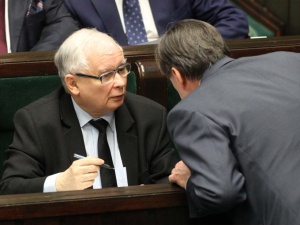 Pieniądze dla PiS. Decyzja PKW odroczona