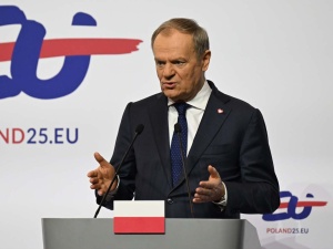 Euractiv: Donald Tusk oskarżony o zamach stanu