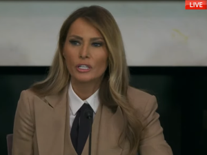 Serce pęka. Melania Trump przerywa milczenie