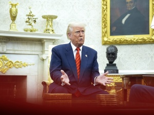 Stała się historią. Incydent podczas briefingu Donalda Trumpa