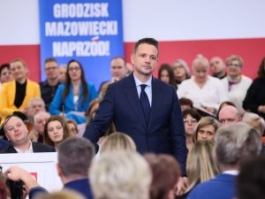 Olbrychski na wiecu po rosyjsku. Konsternacja Trzaskowskiego