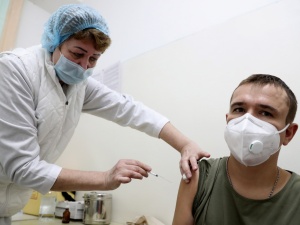 Nie będzie obowiązku szczepień dla służb mundurowych i nauczycieli od 1 marca