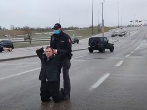 W Kanadzie aresztowano pastora wspierającego „konwój wolności”. Kanadyjczycy protestują w jego obronie