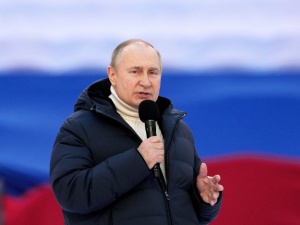 Dziennikarze sprawdzili kurtkę Putina. O takich kwotach Rosjanie mogą tylko pomarzyć
