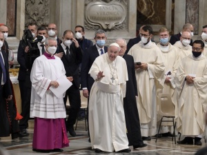 Franciszek: Boże miłosierdzie daje radość, wzbudza przebaczenie i pociesza w znużeniu